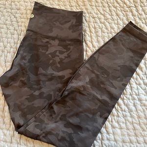 NWOT | Lululemon Align Leggings | Black camo | size 10 | 25” inseam